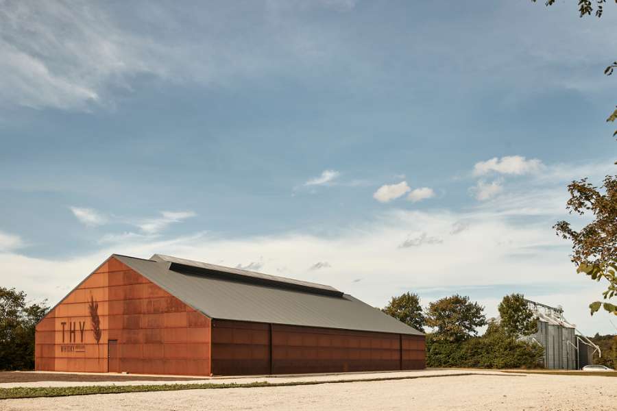 Dänischer Whisky, „gereift“ in rostigem Stahl, Thy Whisky Distillery, Gyrupvej 14, 7752 Snedsted